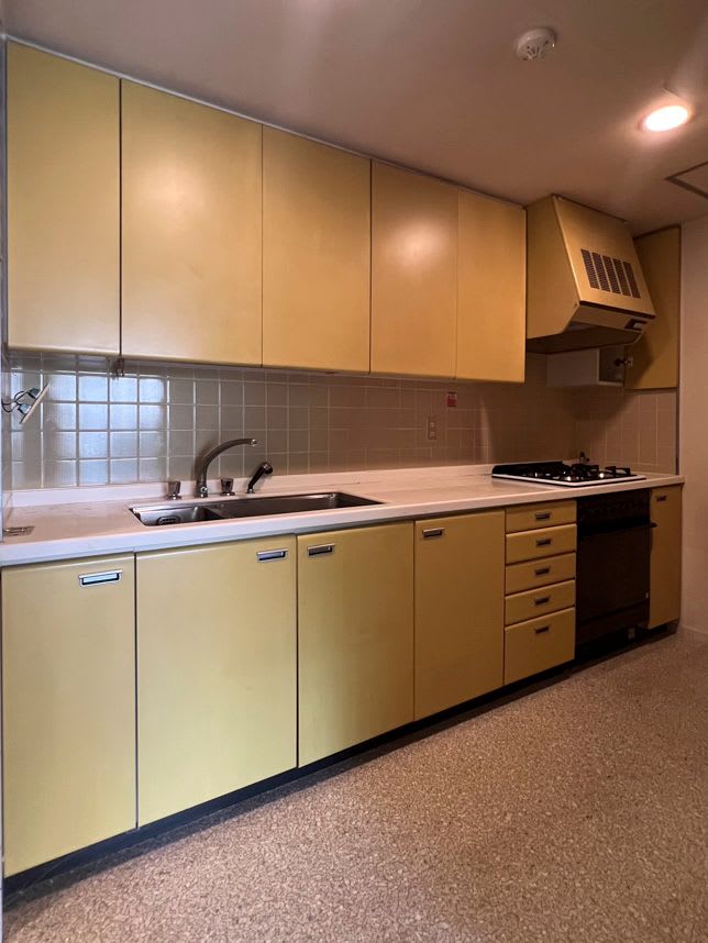 中古マンションのリノベーション前のキッチン