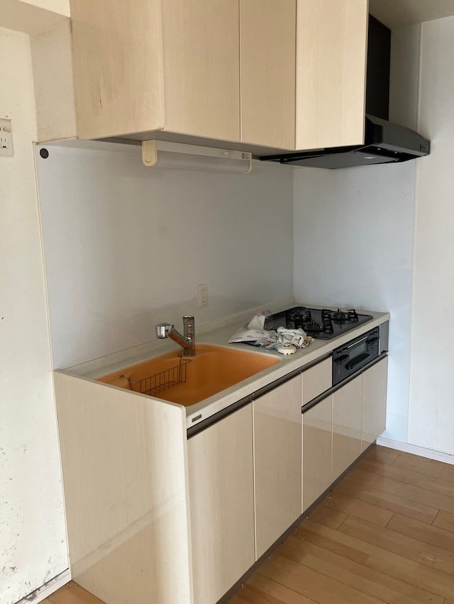 中古マンションのリノベーション前のキッチン