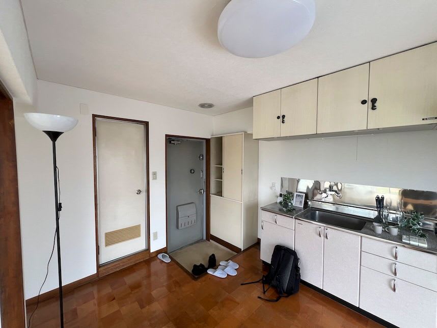 中古マンションのリノベーション前のキッチン