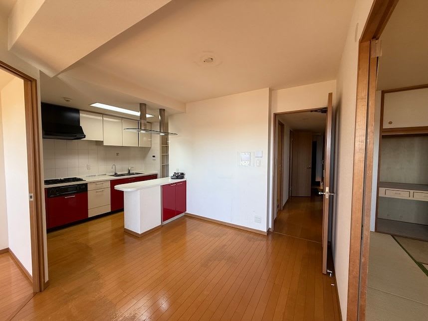 中古マンションのリノベーション前のキッチン