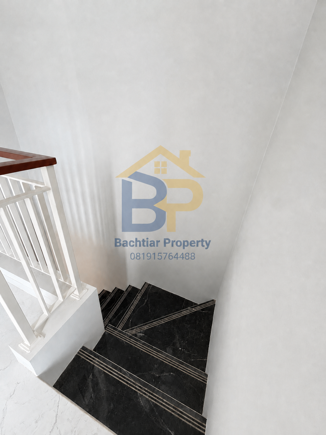 Foto Rumah Rungkut Menanggal Harapan 11