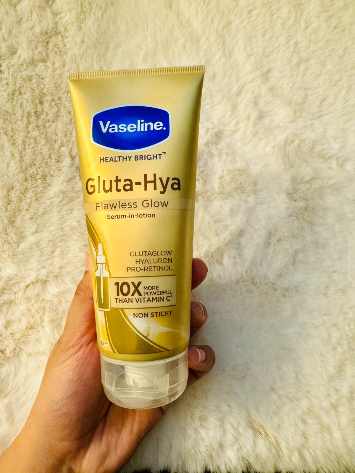 Vaseline Gluta Hya Flawless Glow Serum in Lotion 70ml — image 2 of 3