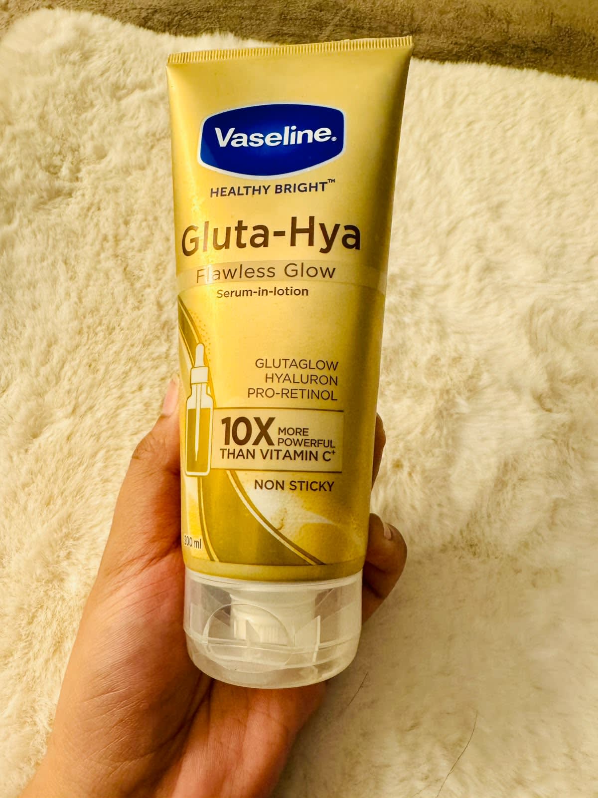 Vaseline Gluta Hya Flawless Glow Serum in Lotion 70ml — image 3 of 3