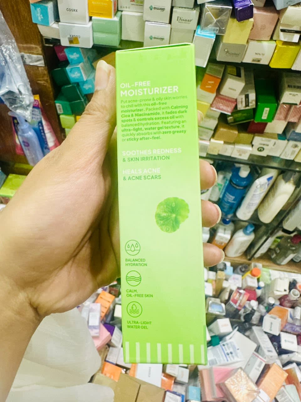 Dot & Key CICA + 5% Niacinamide Oil-Free Moisturizer — image 3 of 4