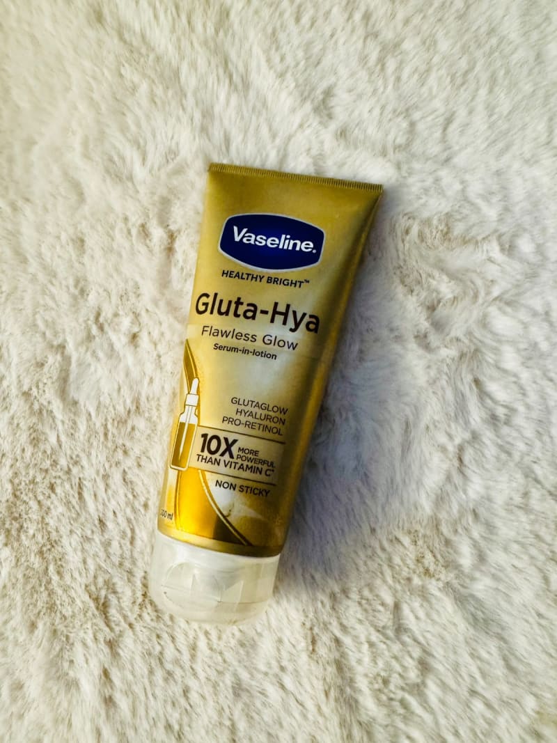 Vaseline Gluta Hya Flawless Glow Serum in Lotion 70ml