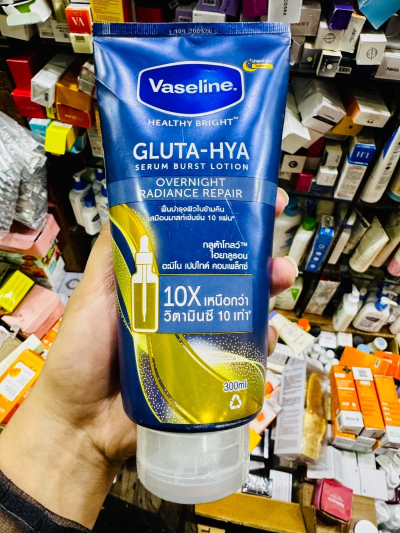 Vaseline Gluta-Hya Serum Burst Lotion Overnight Radiance Repair