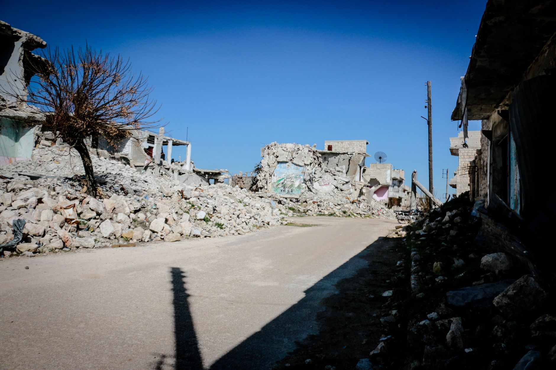 ‘Need a Plan B’: Yemenis in Aden prepare for another war as missiles fall