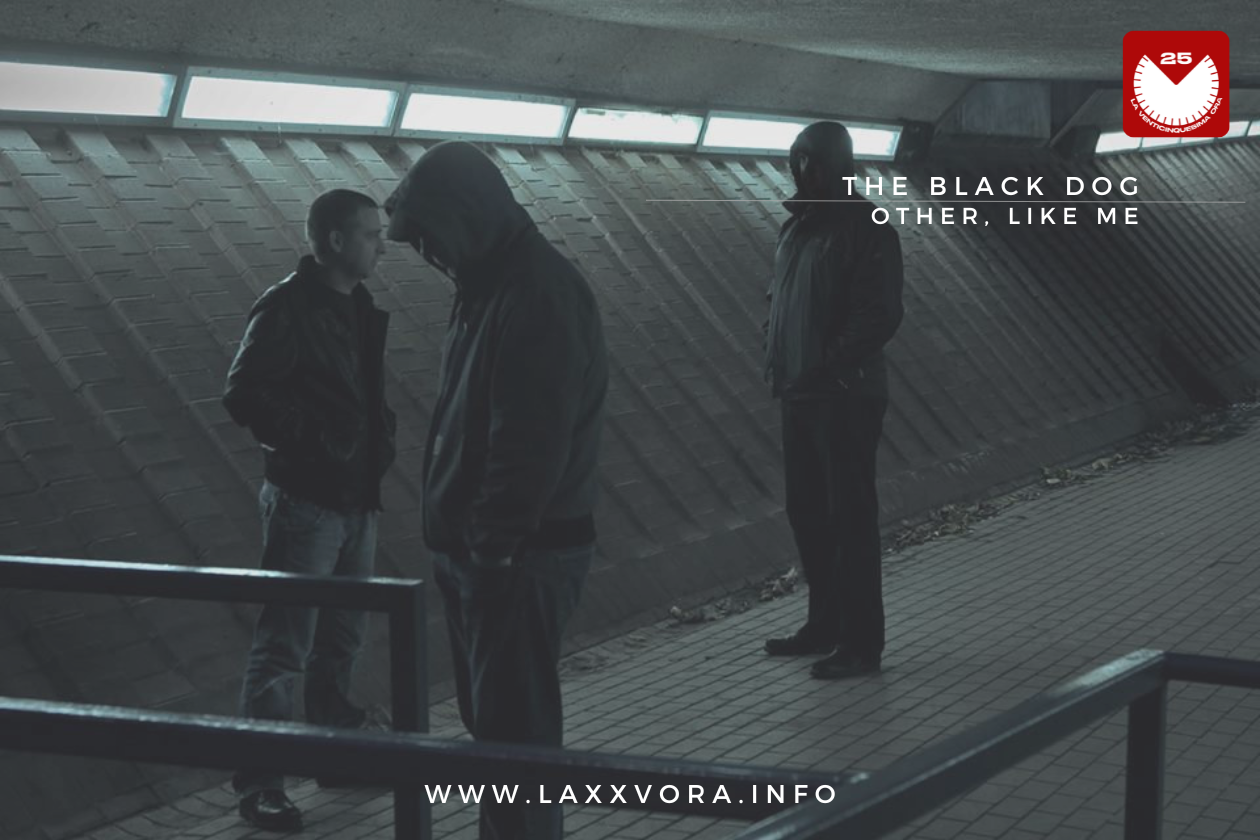 Il nero cane che cambia il pelo ma non il vizio | The Black Dog