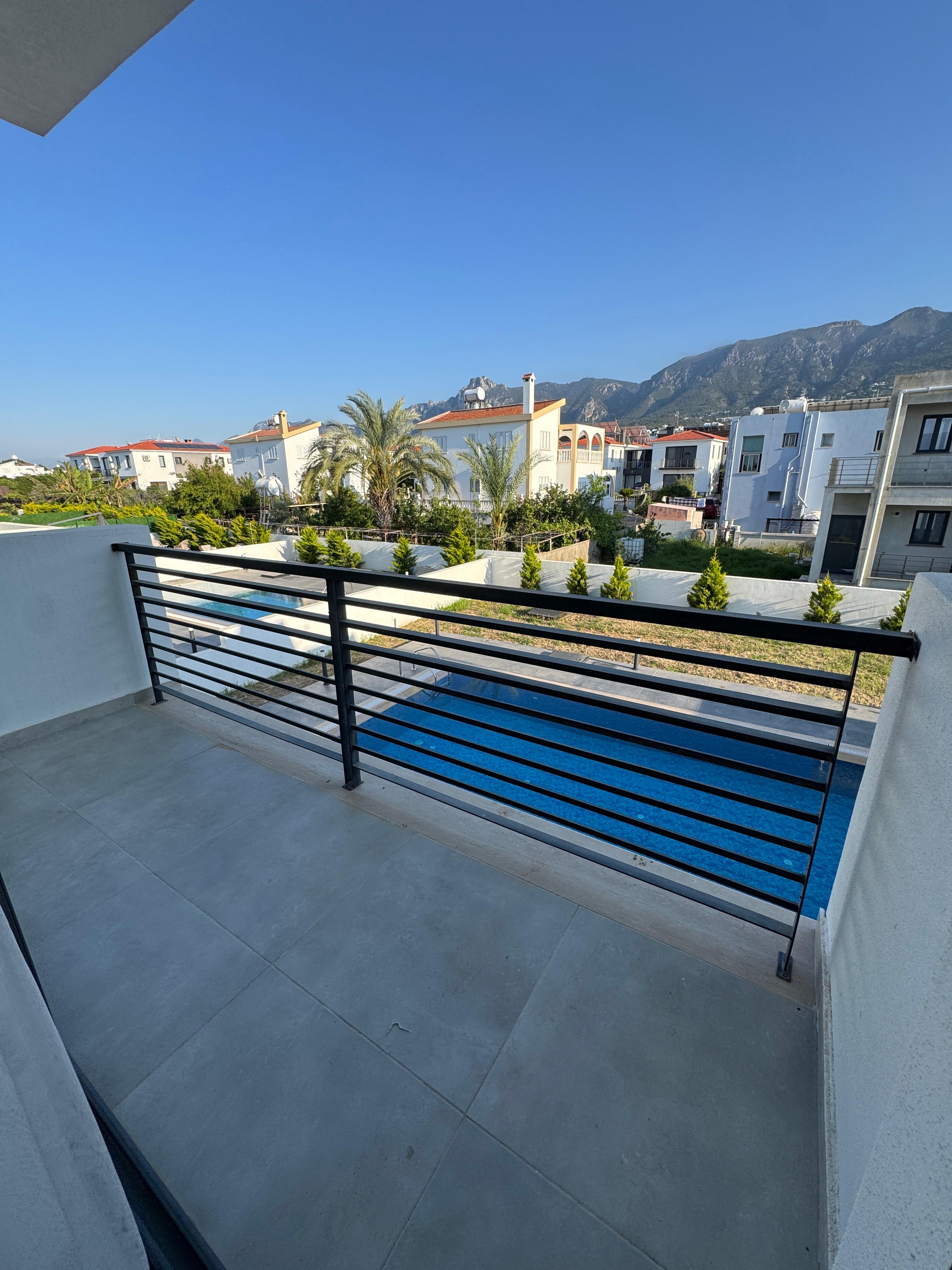 4+1 · Girne 15