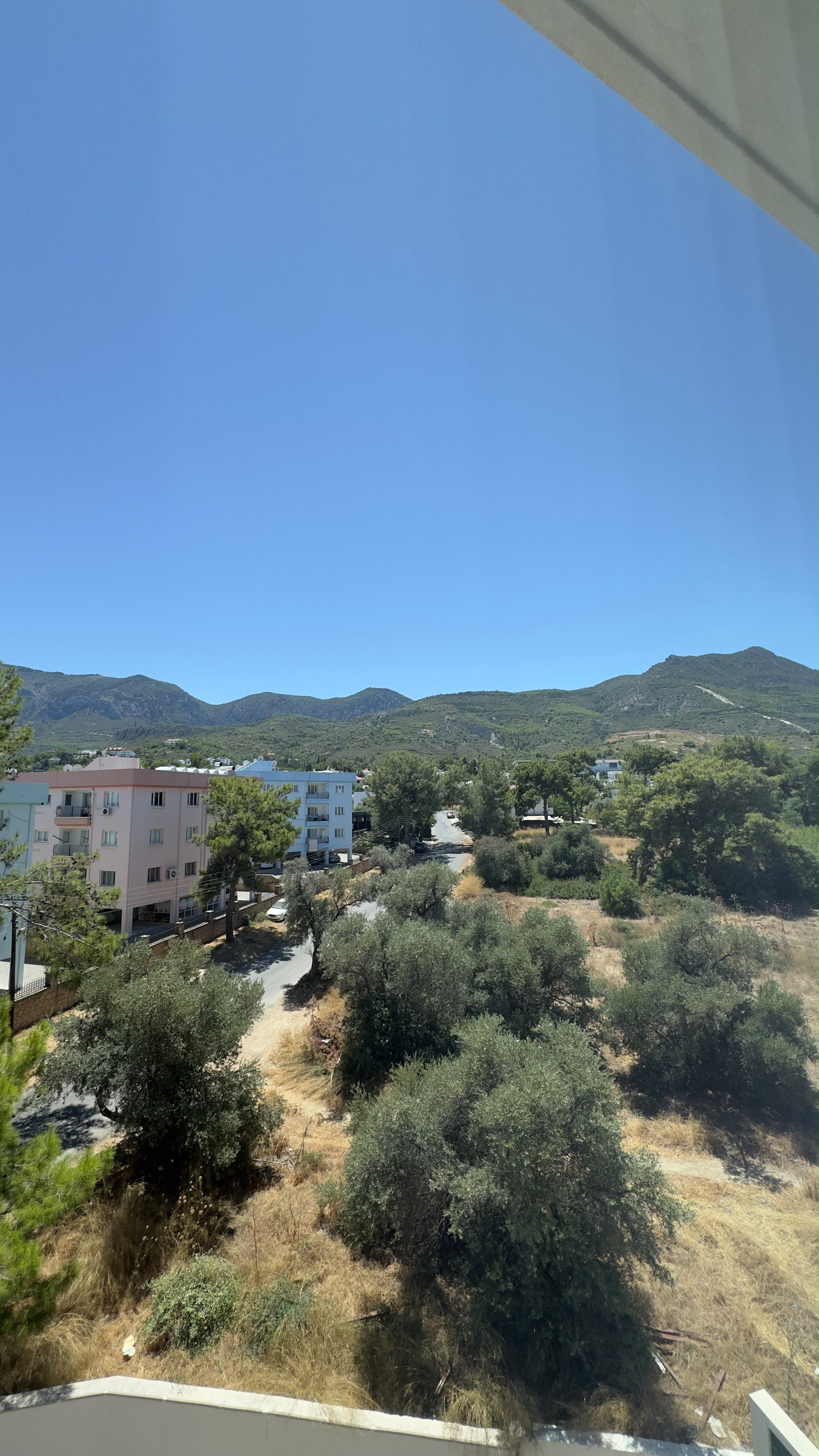 2+1 · Girne 19