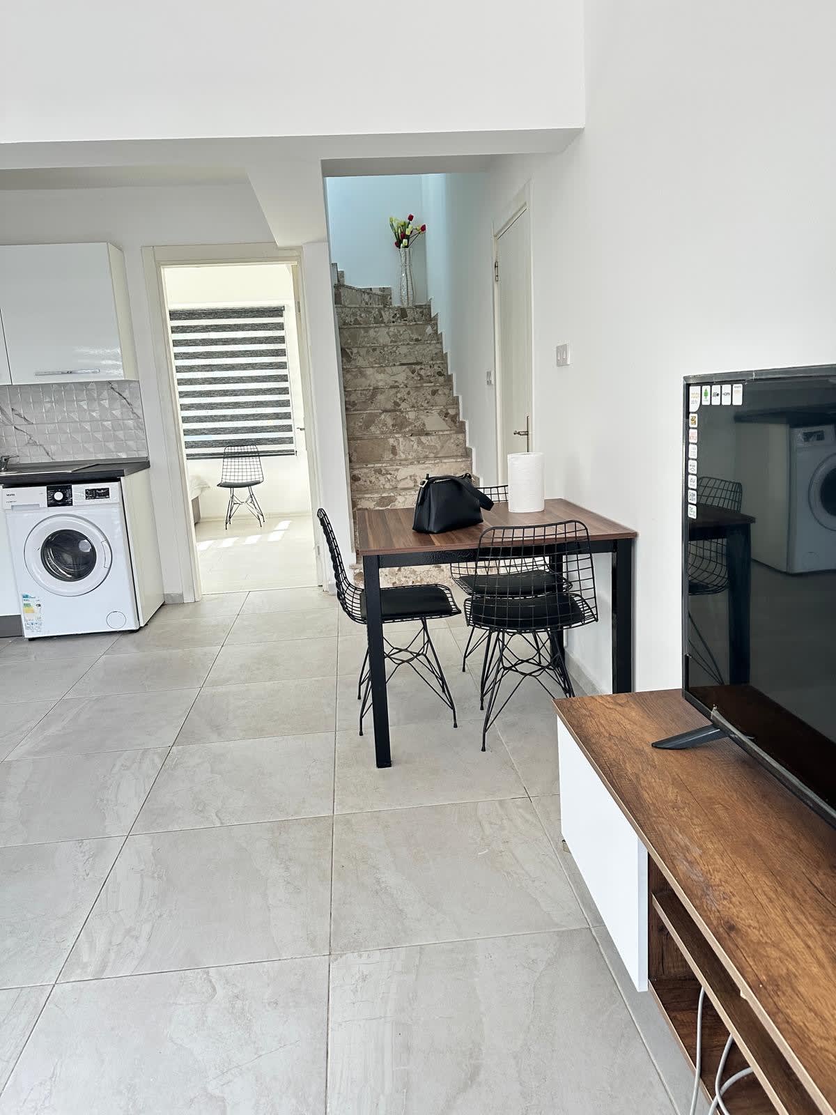 2+1 · Girne 12