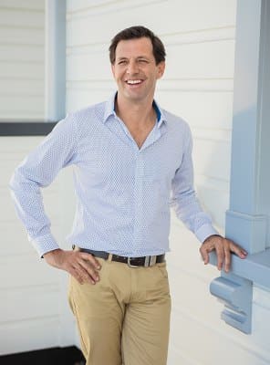 Travel agent Steven in New Zealand office