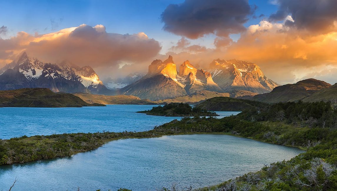 South America Tour - Mountain Views in Torres del Paine, Patagonia
