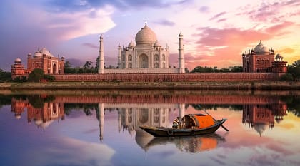 Sunset at the Taj Mahal in Agra, India