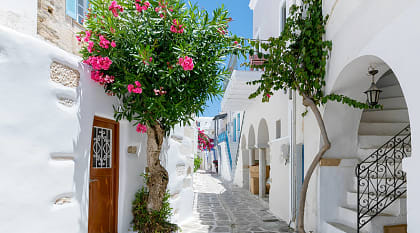 Streets of Oai in Santorini, Greece