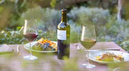 Dinner and wine in Andalusia, Spain. © Lolo Vasco / Turismo Andaluz