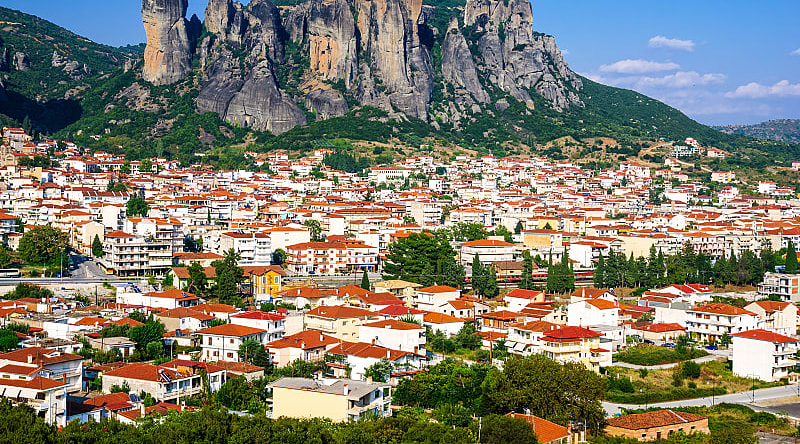 Kalambaka is a Greek city at the very foot of the Meteora rocks, on which the world famous Meteora monasteries are located. Kalambaka is a Greek city at the very foot of the Meteora rocks, on which the world famous Meteora monasteries are located.
