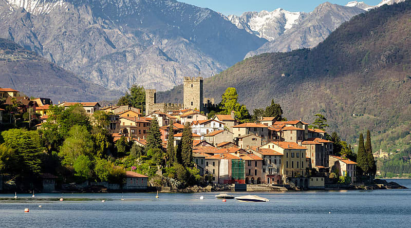 Lake Como, Italy Lake Como surrounded by mountains, Italy