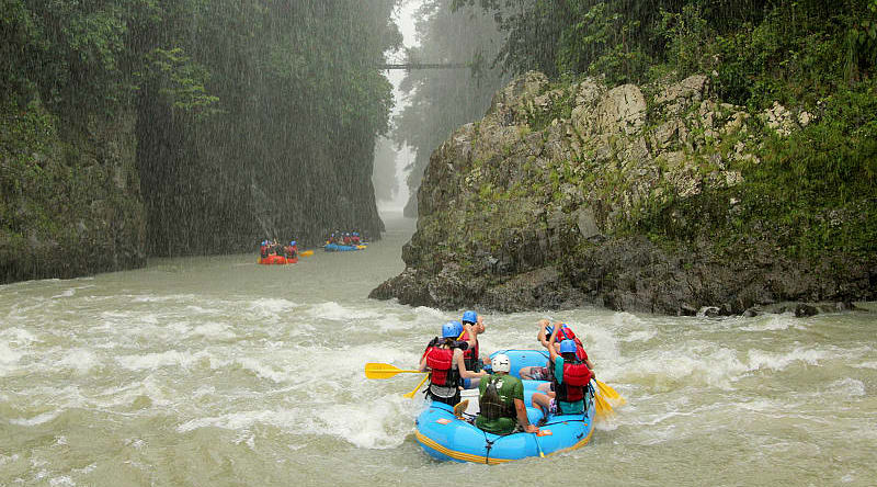 River rafting in Costa Rica River rafting in Costa Rica