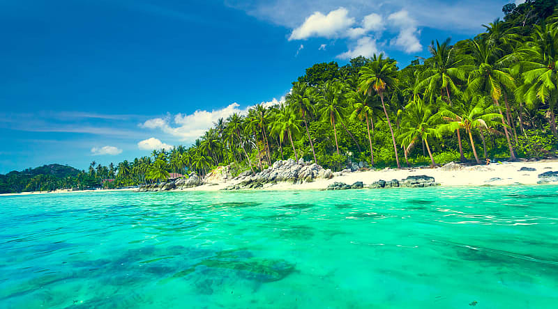 Tropical sea and blue sky on Koh Samui island, Thailand Tropical sea and blue sky on Koh Samui island, Thailand