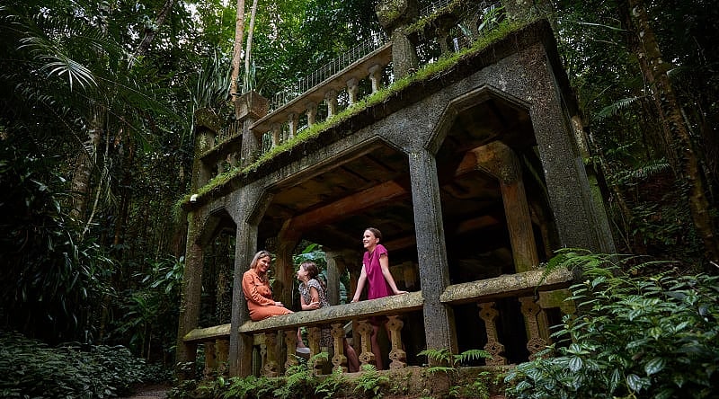 Tropical North Queensland. Photo courtesy of Tourism Australia Mother and daughter in tropical North Queensland