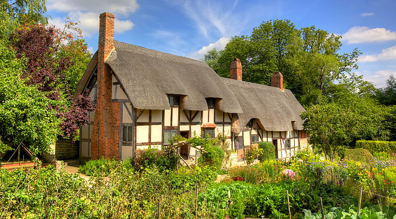 Anne Hathaway's cottage in Shottery village, Stratford upon Avon in England Anne Hathaway's cottage in Shottery village, Stratford upon Avon in England