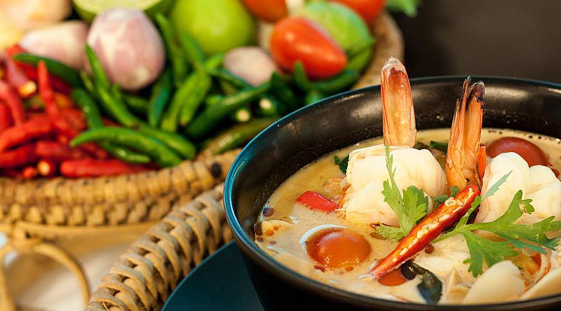 Tom Yum Goong, Thai hot and spicy soup with shrimp