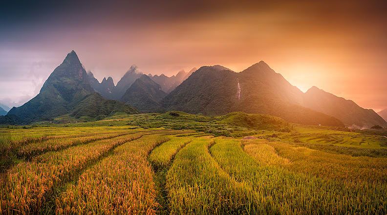 Countryside landscape with Mount Fansipan in of Lao Cai, Vietnam