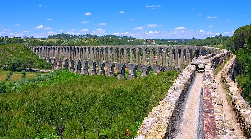 Ancient Aqueduto dos Pegões, Tomar