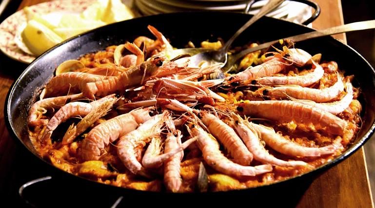 Epicurean Spain: Madrid, Salamanca, Toledo, Ibiza, Barcelona Itinerary Traditional Spanish paella