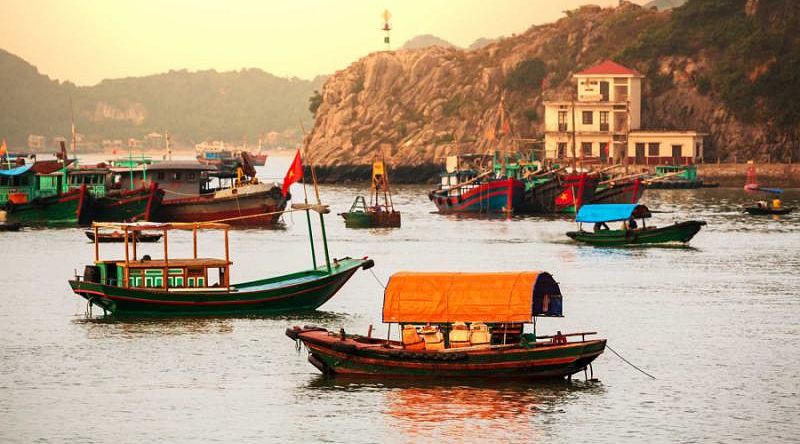 Halong Bay at sunset, Vietnam Halong Bay at sunset, Vietnam