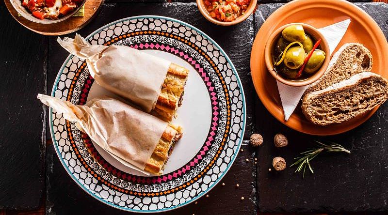 Eat with your hands from one plate, forgetting all protocols and manners. This is the whole point of tapas bars ...