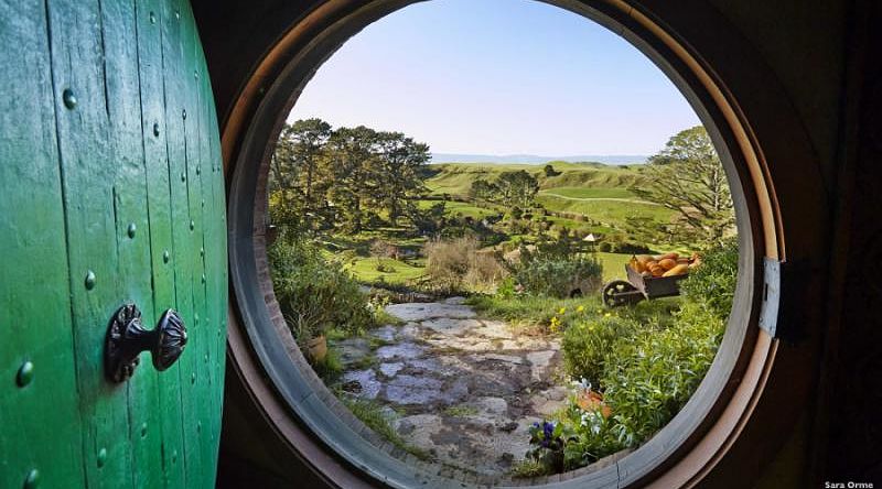 Hobit hole view in Hobbiton village, Matamata, Waikato Region Hobit hole view in Hobbiton village, Matamata, Waikato Region