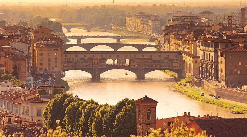 Ponte Vecchio bridge at sunrise, Italy, Florence