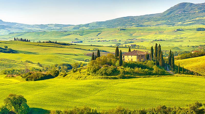 Discover the endless charm of the Tuscan countryside near Florence in Italy