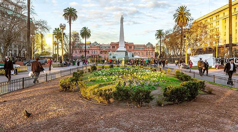 Gardens of La Casa Rosada in Buenos Aires, Argentina Gardens of La Casa Rosada in Buenos Aires, Argentina