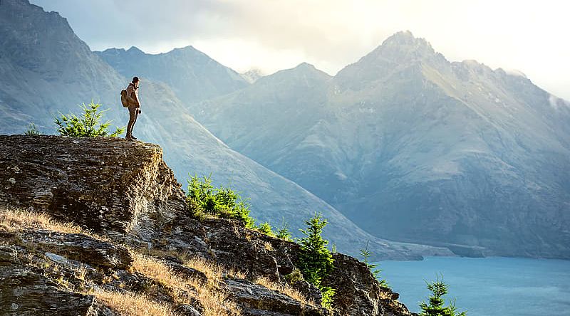 Traveler Expecting New Zealand Wonderful Journey, Queenstown Traveler Expecting New Zealand Wonderful Journey, Queenstown