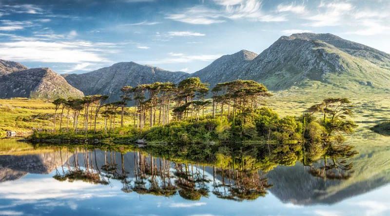 Connemara mountains and lake in Derryclare, Ireland