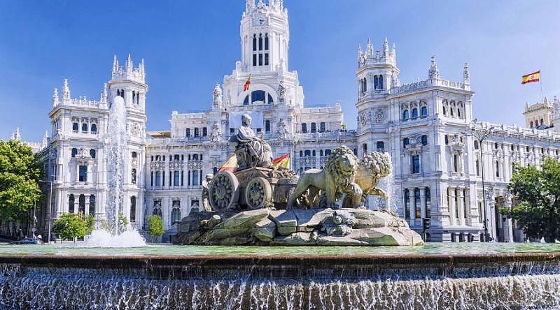 Cibeles fountain in Madrid, Spain Cibeles fountain in Madrid, Spain