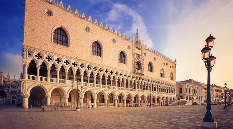 Doge's Palace, aka Palazzo Ducale in Piazza San Marco, Venice, Italy Doge's Palace, aka Palazzo Ducale in Piazza San Marco, Venice, Italy