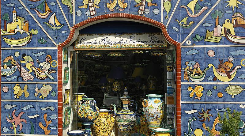 Appreciate the work of the masters of ceramics, Vietri sul Mare, Italyiop'-[`