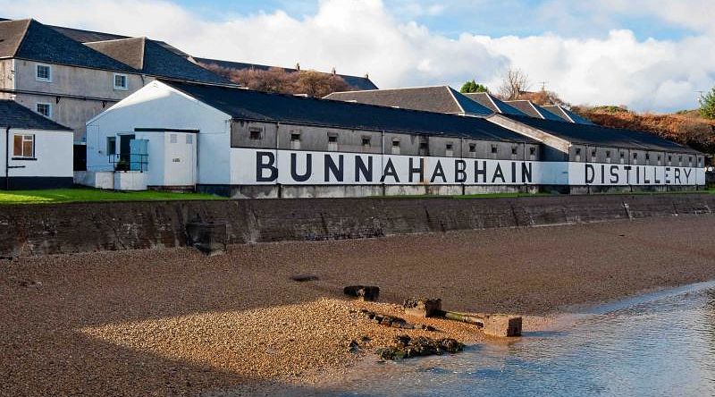 Best of Scotland’s Distilleries Tour and Island Hopping Bunnahabhain distillery on the island of Islay