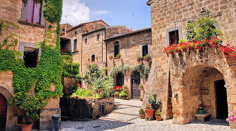 Wander the beautiful streets and ancient city walls as you visit the towns of the Lazio region.