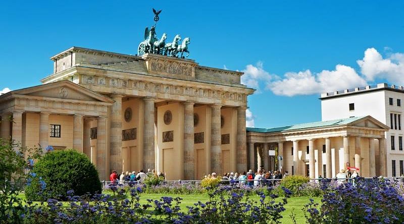 Highlights of Germany Tour: Best of 5 Cities Brandenburg Gate in Berlin, Germany
