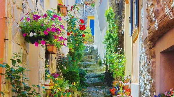 Narrow street in Provence, France.