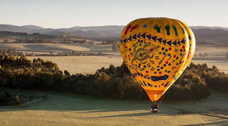Take a hot air balloon ride to explore the Yarra Valley area in Australia Take a hot air balloon ride to explore the Yarra Valley area in Australia