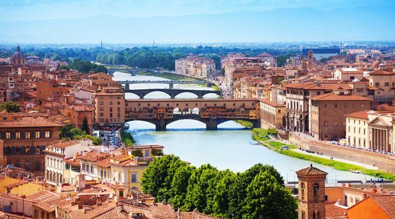 Panorama Arno river and Ponte Vecchio bridge, Florence, Italy Panorama Arno river and Ponte Vecchio bridge, Florence, Italy