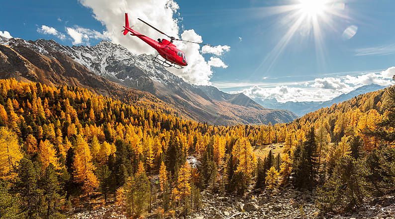 Explore the island with a private guide on a scenic flight Explore the island with a private guide on a scenic flight