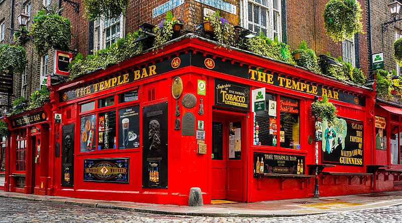 Spirit of the Irish: Traditional Pub Crawl to Folklore Tour Temple Bar in Dublin