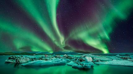 Northern lights over Jakulsarlon Glacier Lagoon in Iceland